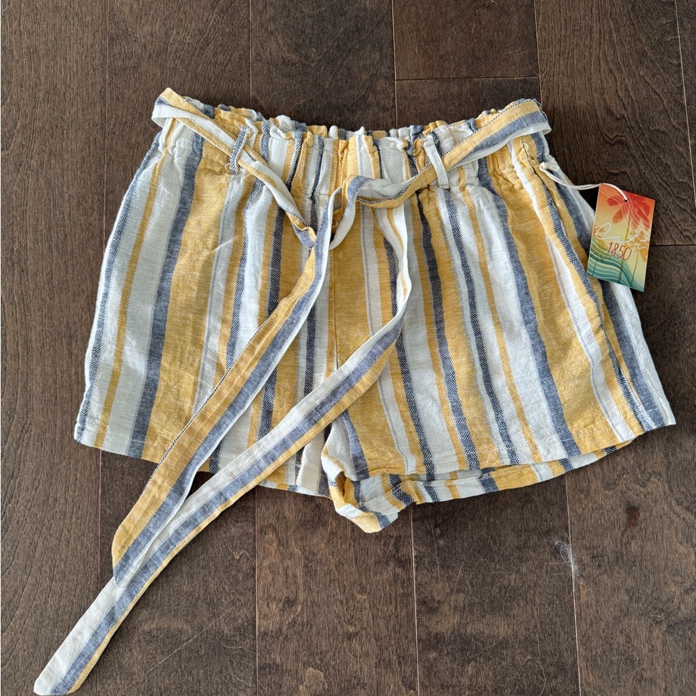 Elastic waist shorts